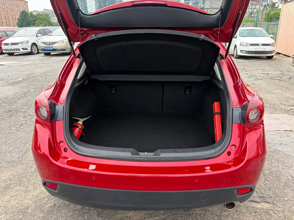 Mazda 3 Axela 2016 — фото 18