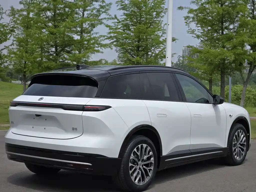 NIO ES6 2025