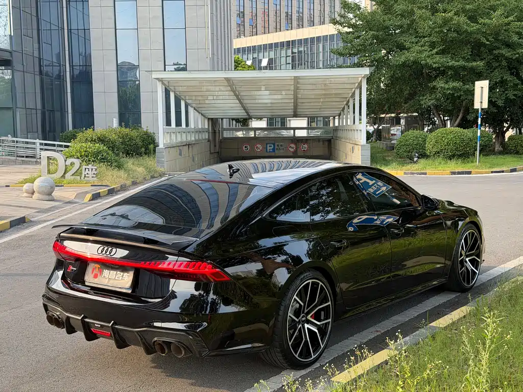 Audi A7 2023 — фото 9