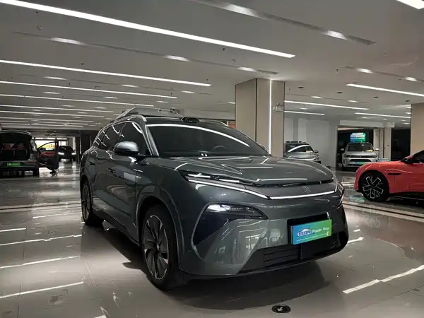 BYD Tang L 2025
