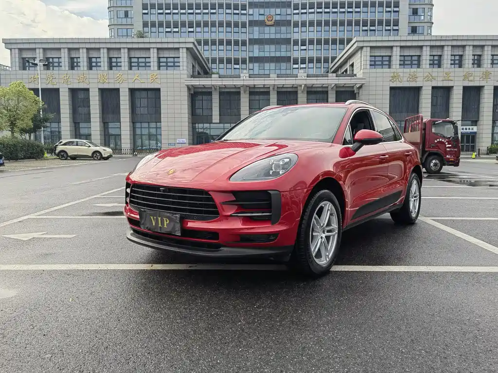 Porsche Macan 2022 — фото 1