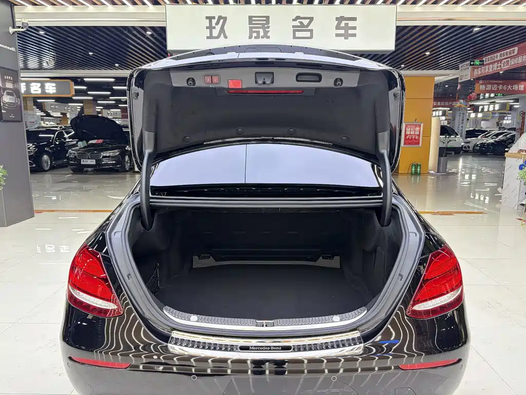 Mercedes-Benz E-Class 2020 — фото 16