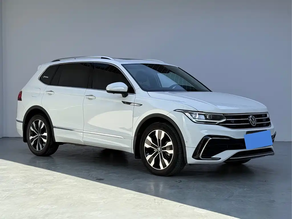 Volkswagen Tiguan L 2024 — фото 3