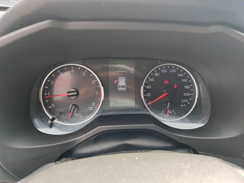 Toyota RAV4 2024 — фото 12
