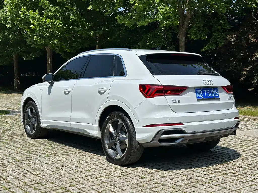 Audi Q3 2023 — фото 12
