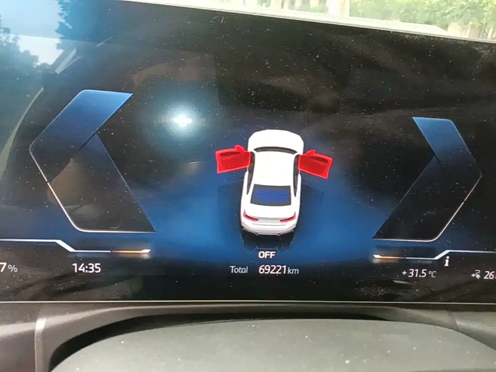 BMW i3 2023 — фото 12