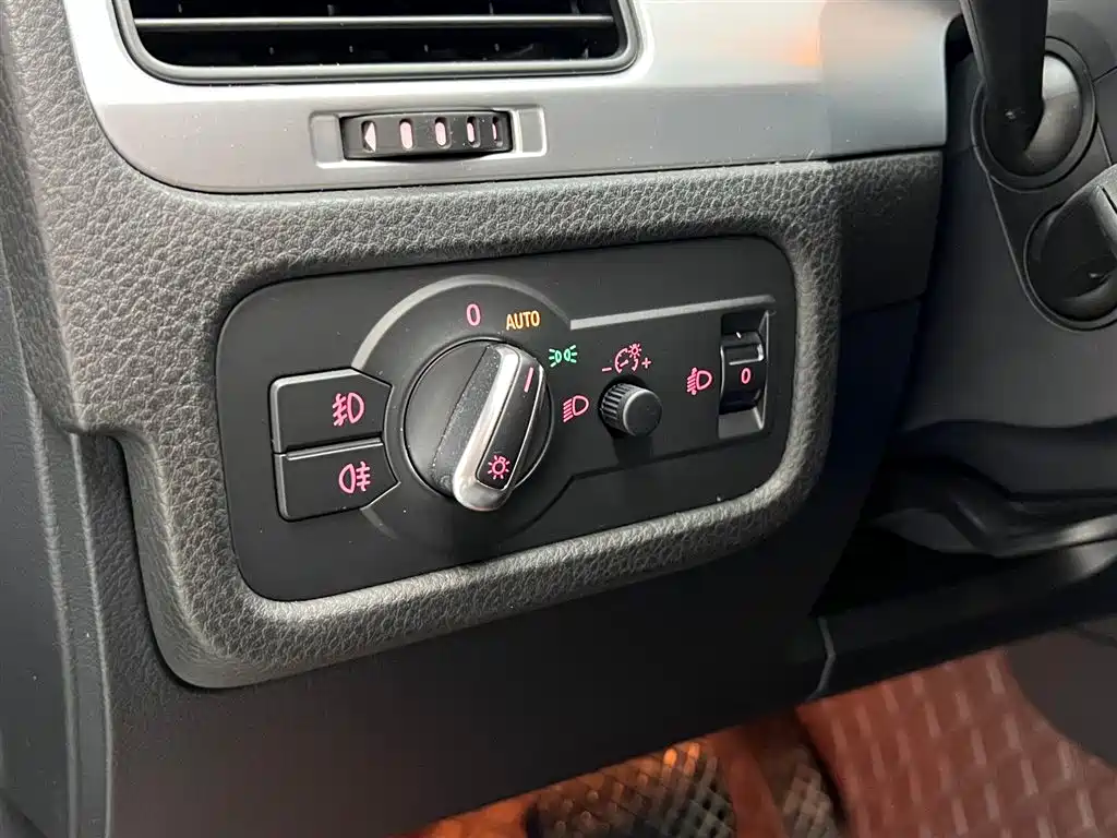 Volkswagen Touareg 2013