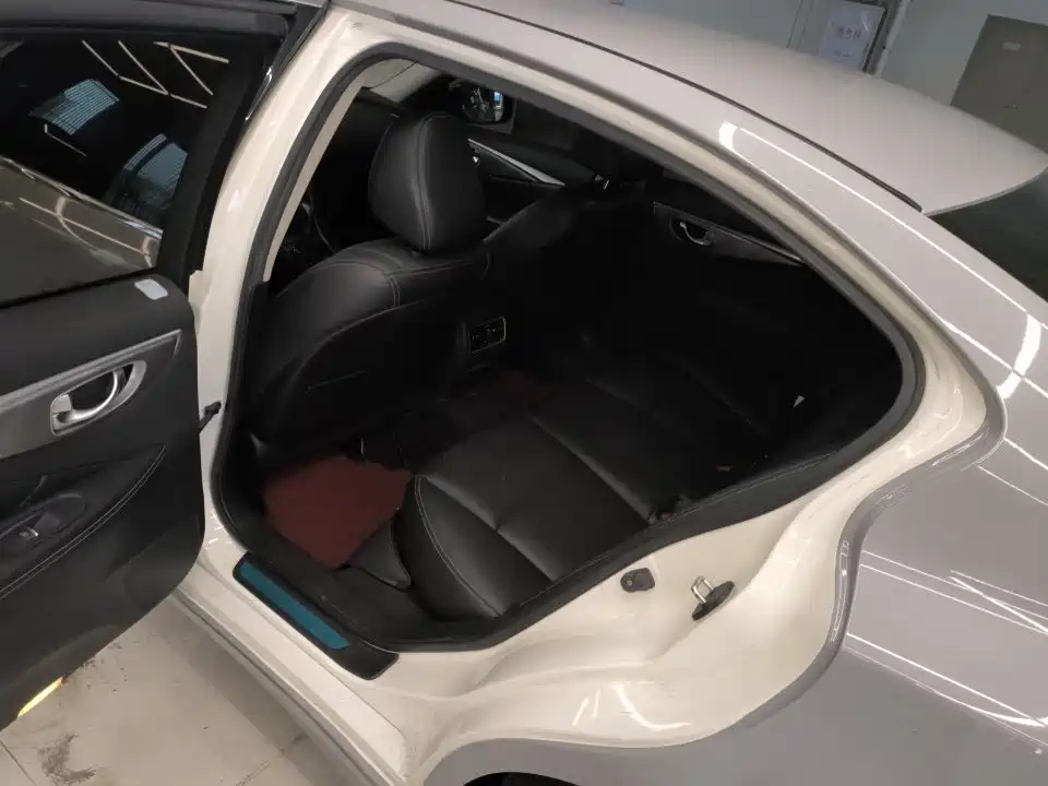 Infiniti Q50L 2016