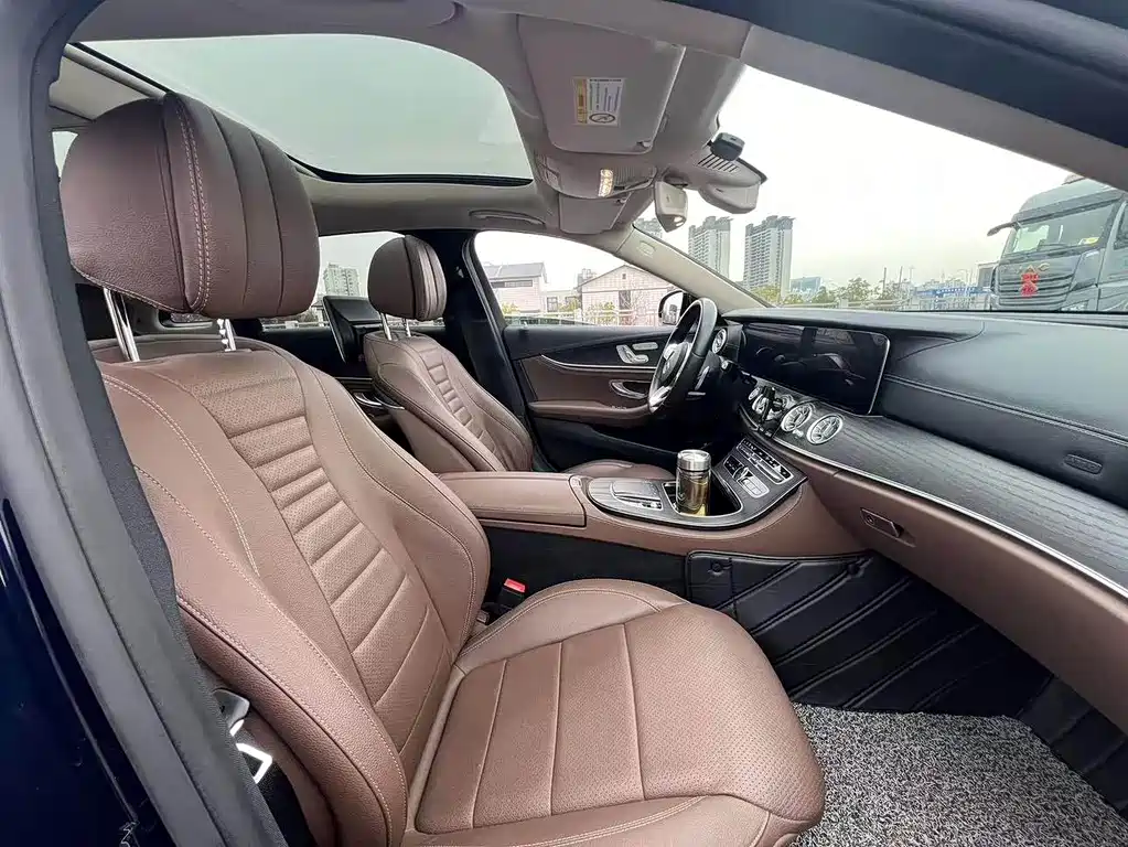 Mercedes-Benz E-Class 2020 — фото 13
