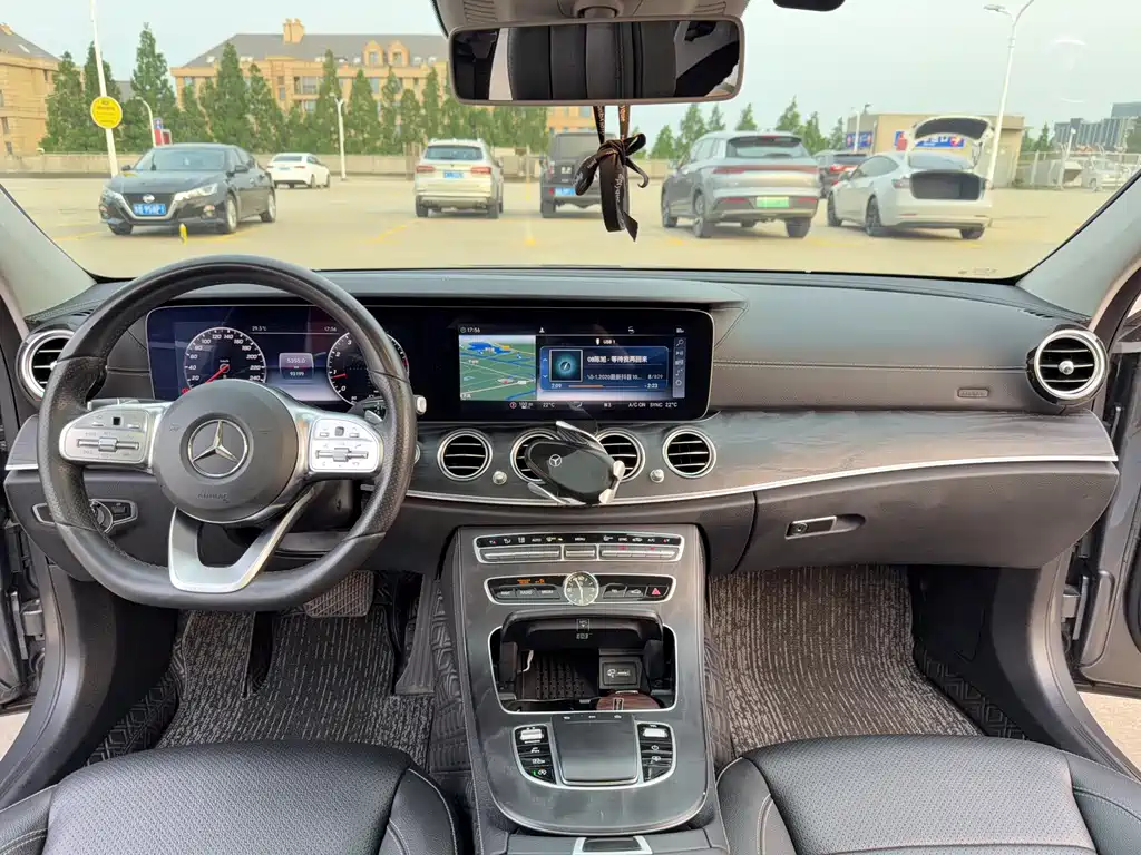 Mercedes-Benz E-Class 2019 — фото 9