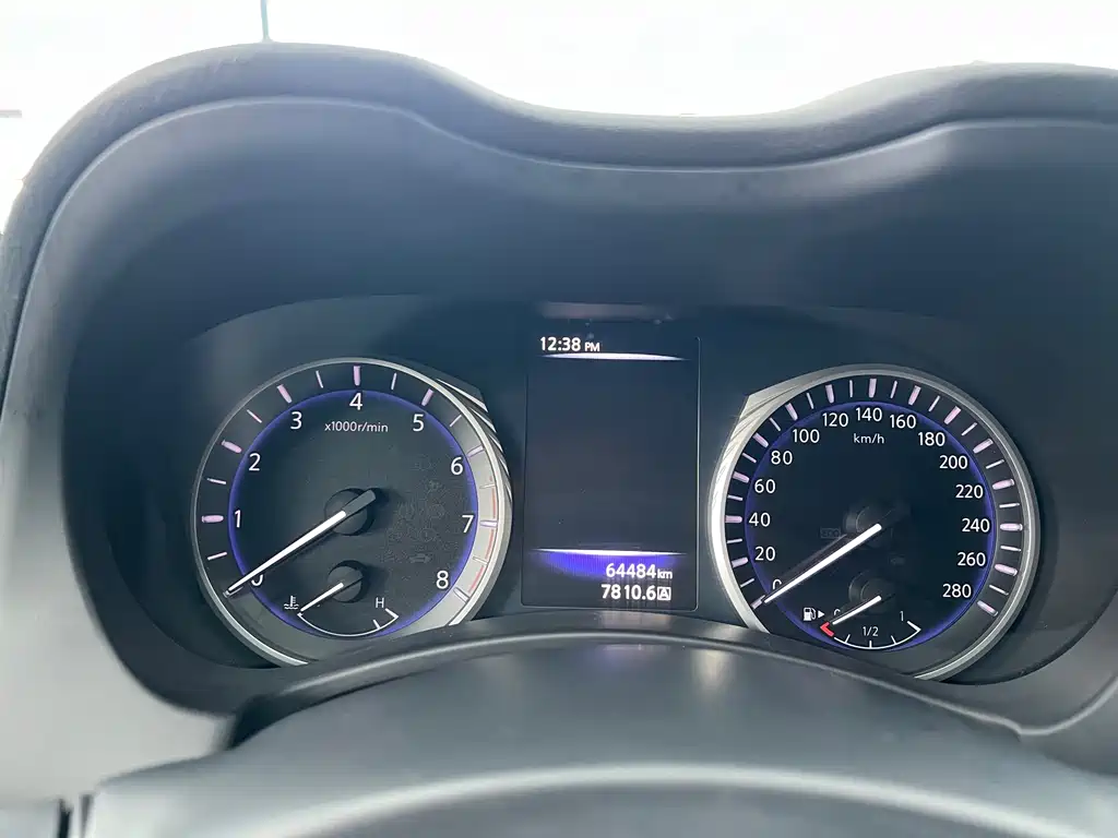 Infiniti Q50L 2016 — фото 14