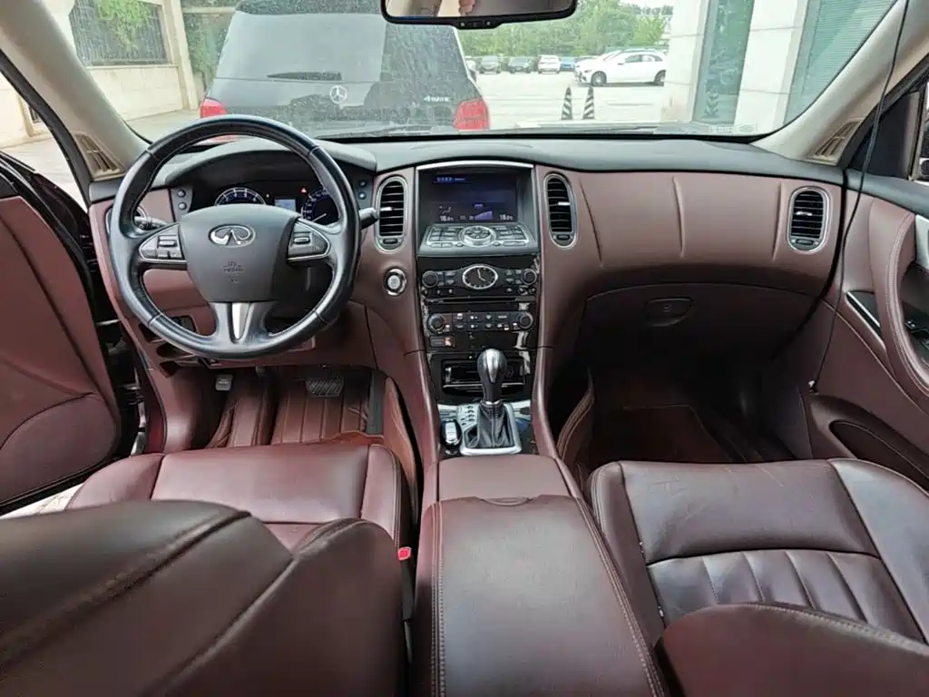 Infiniti QX50 2017 — фото 16