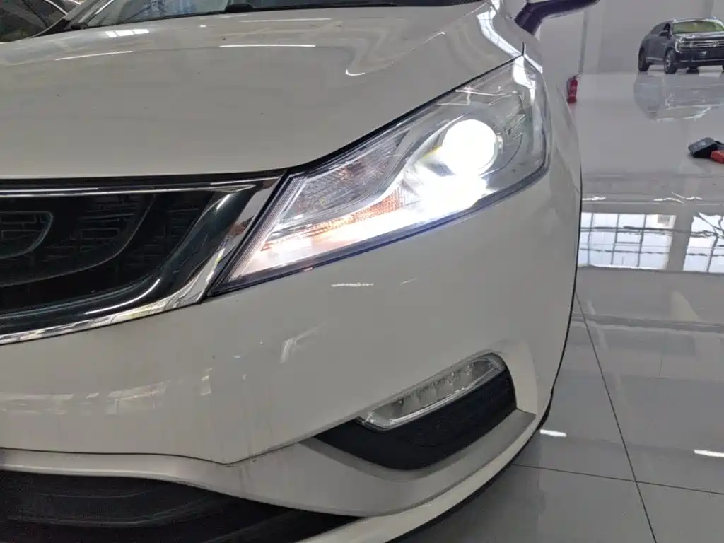 Geely Emgrand GS 2018 — фото 24
