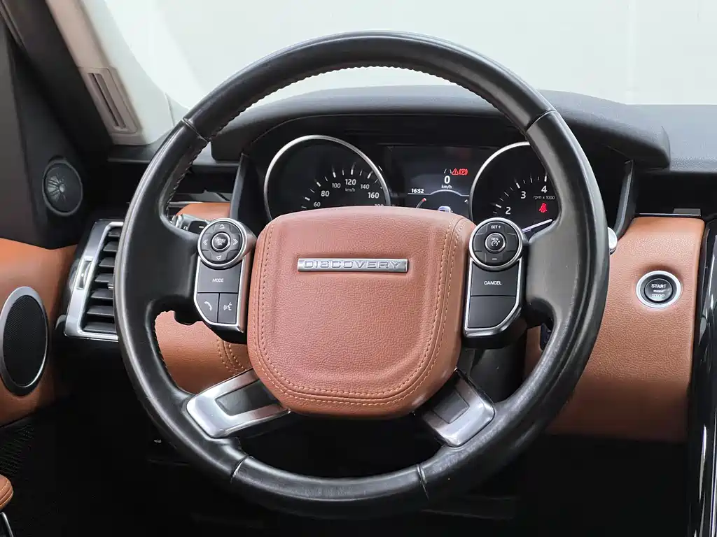 Land Rover Discovery 2018 — фото 22
