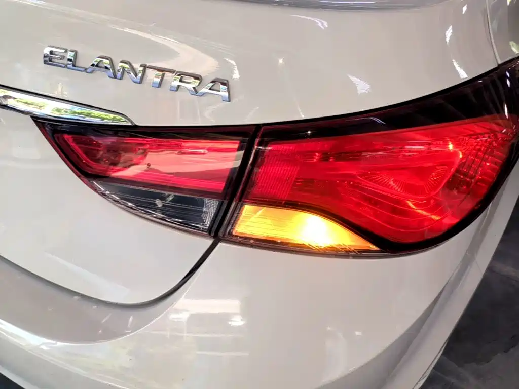 Hyundai Elantra Langdong 2018 — фото 8