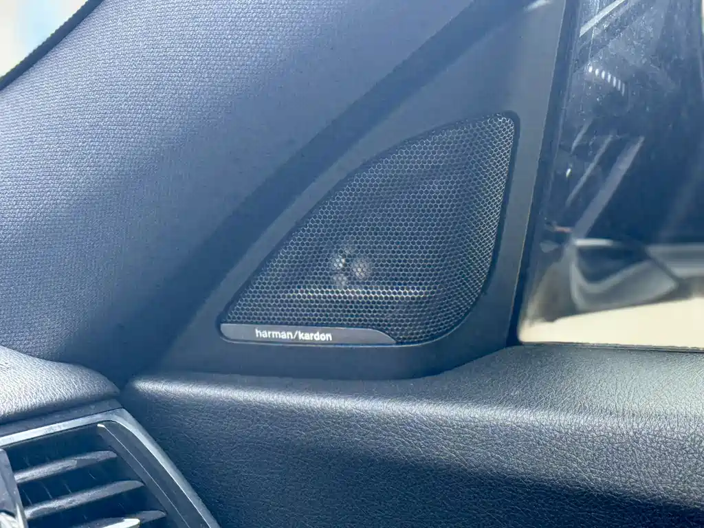 BMW 3 Series GT 2018 — фото 11