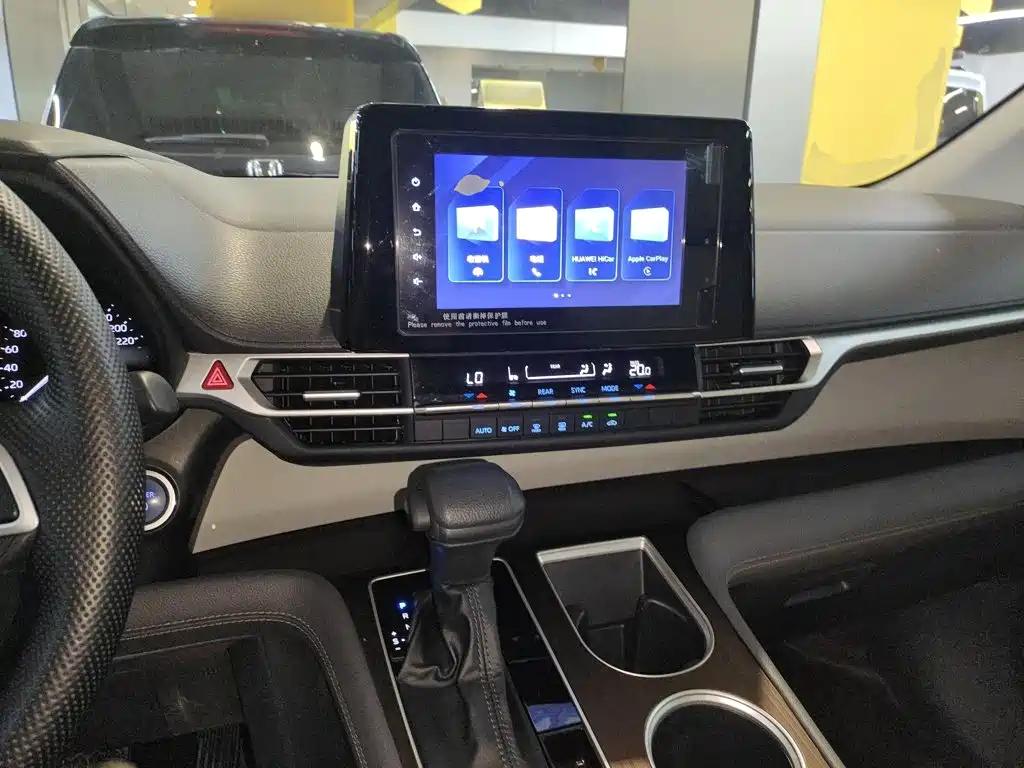 Toyota Sienna 2023 — фото 10
