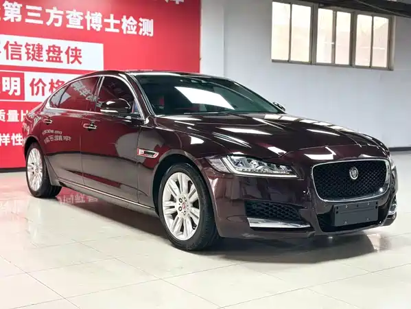 Jaguar XFL 2019