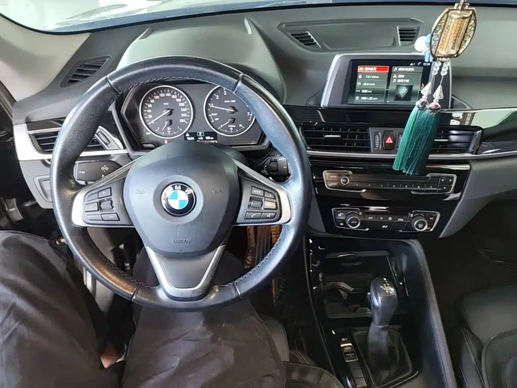 BMW X1 2017 — фото 10