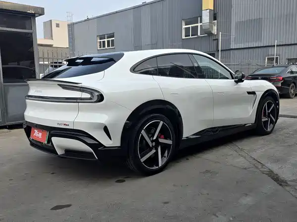 Xiaomi YU7 2025