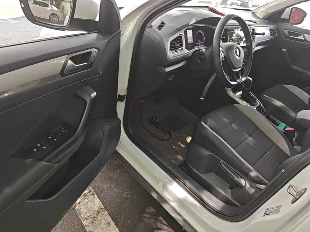 Volkswagen T-Roc 2022 — фото 16