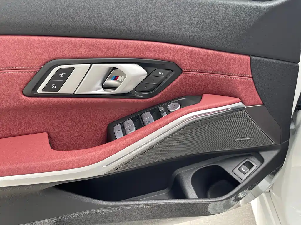 BMW 3 Series 2025 — фото 12