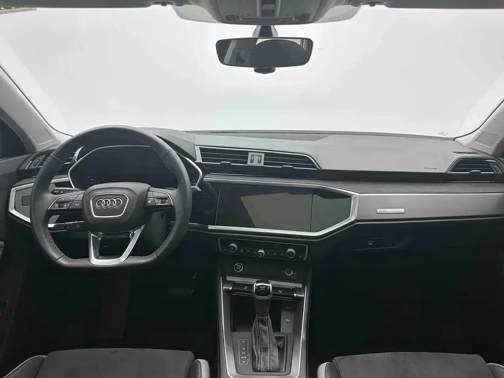 Audi Q3 2022 — фото 15
