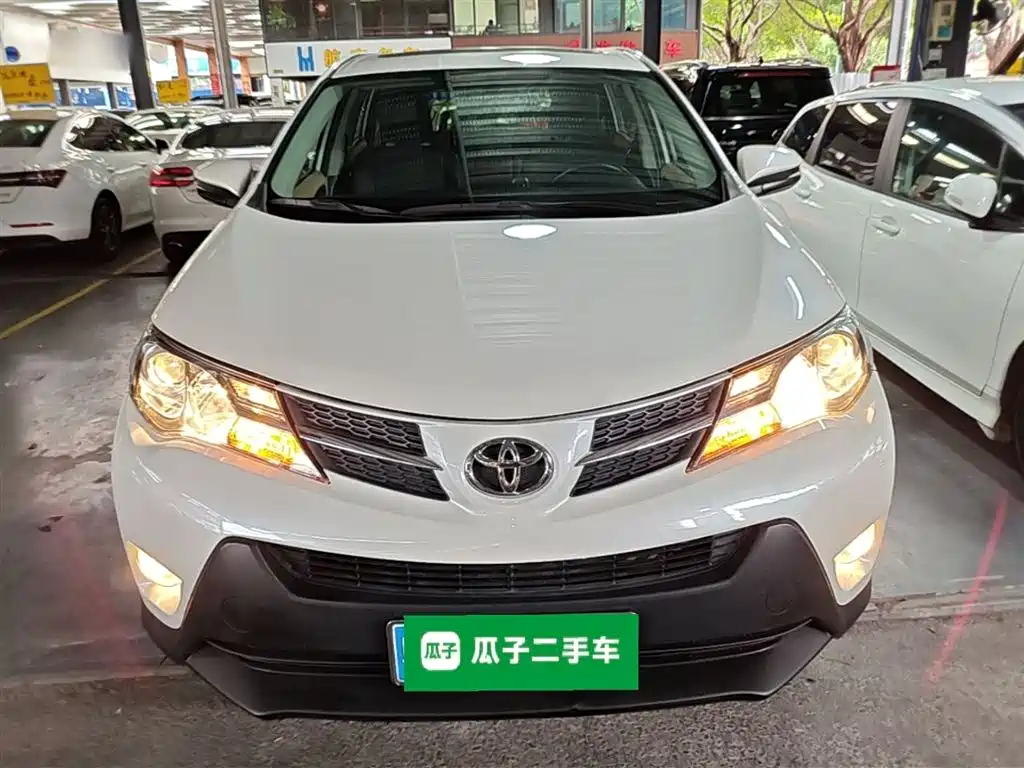 Toyota RAV4 2016 — фото 3