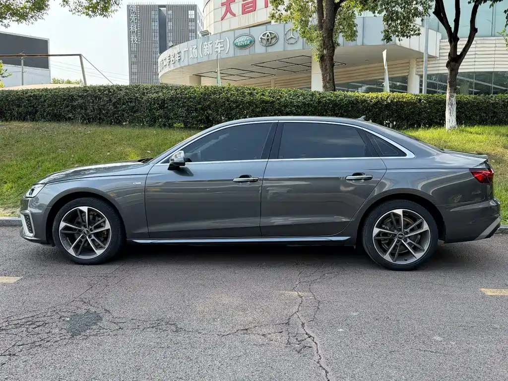 Audi A4L 2022