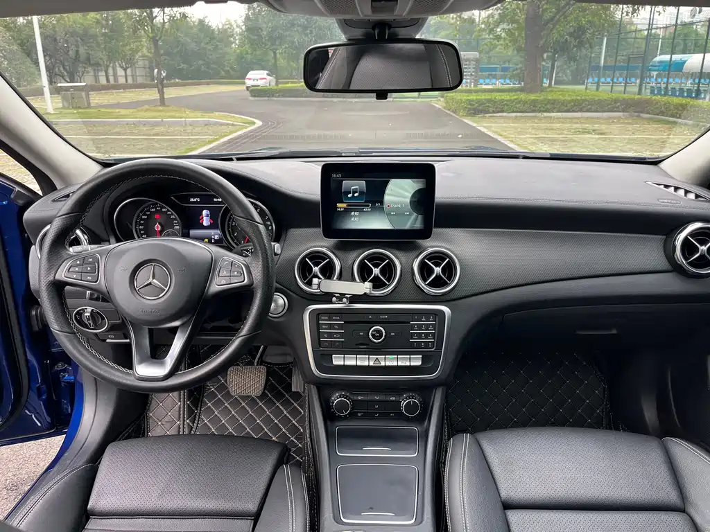Mercedes-Benz GLA 2018 — фото 12