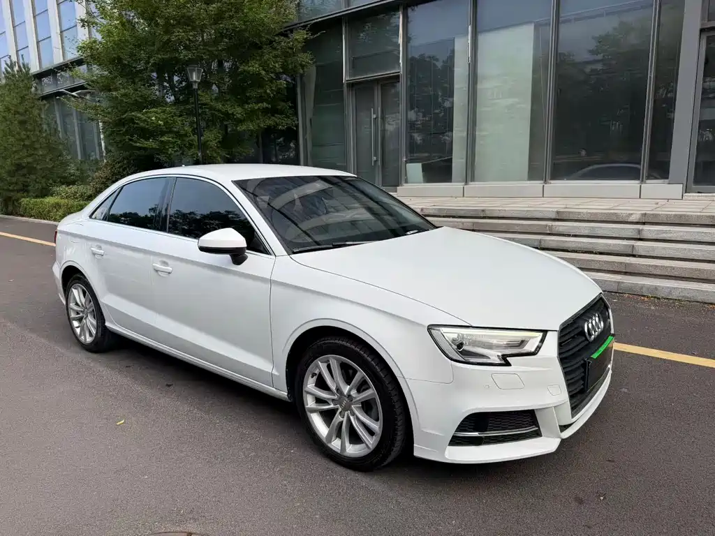 Audi A3 2018 — фото 3