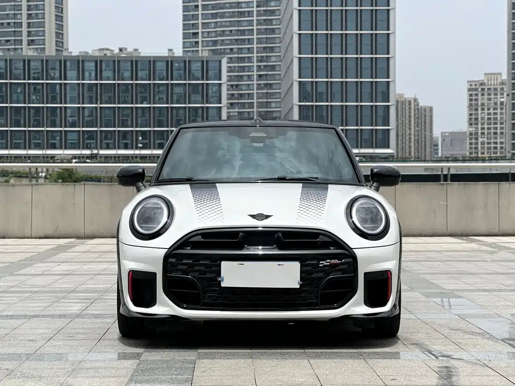 MINI JCW 2026 — фото 2