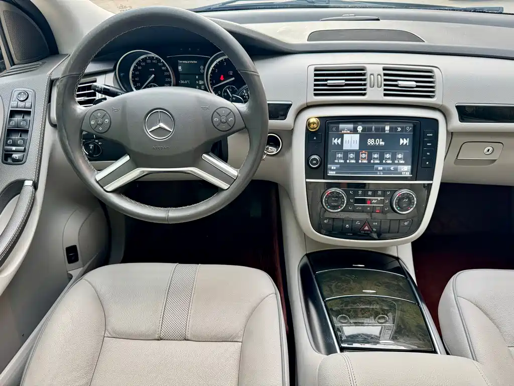 Mercedes-Benz R-Class 2015 — фото 11