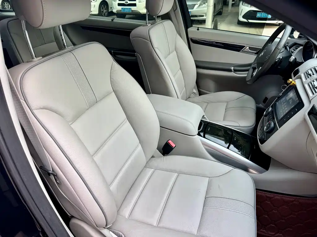 Mercedes-Benz R-Class 2015 — фото 21