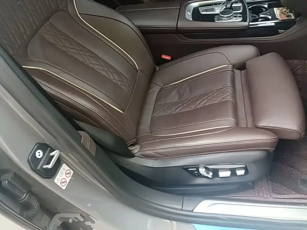 BMW 7 Series 2023 — фото 25