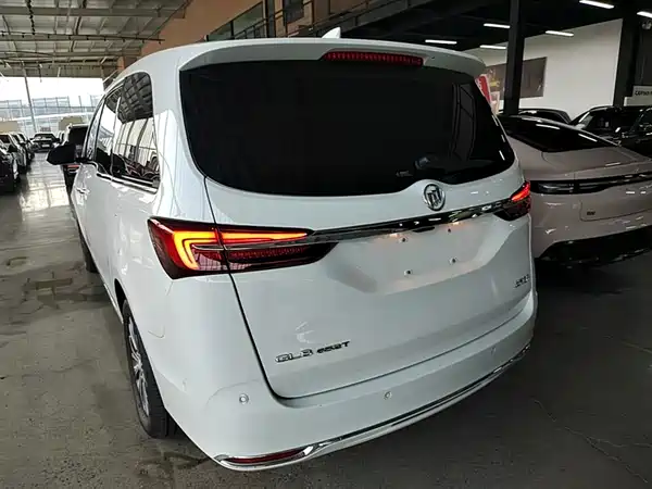 Buick GL8 2023