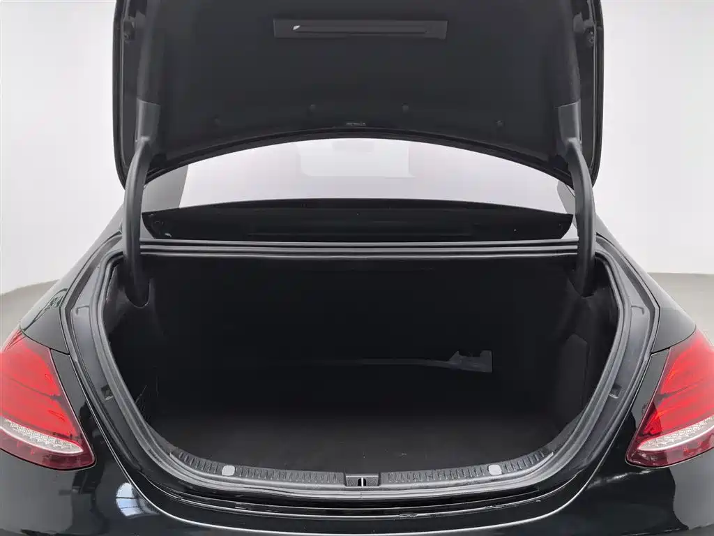 Mercedes-Benz E-Class 2020 — фото 16