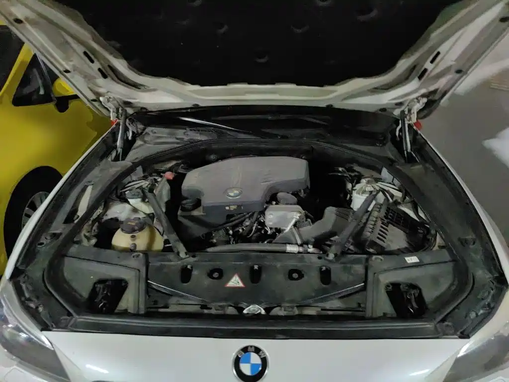 BMW 5 Series 2015 — фото 11