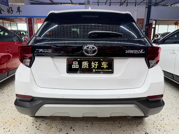 Toyota Yaris L 2023