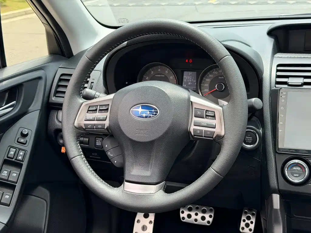 Subaru Forester 2015 — фото 16