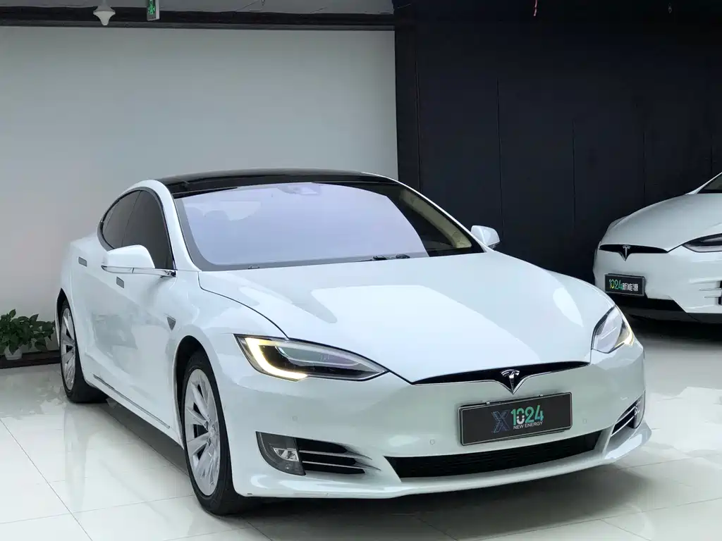 Tesla Model S 2016 — фото 3