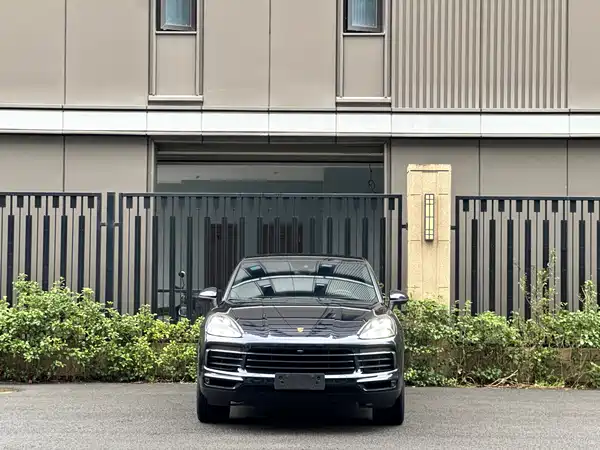 Porsche Cayenne 2022