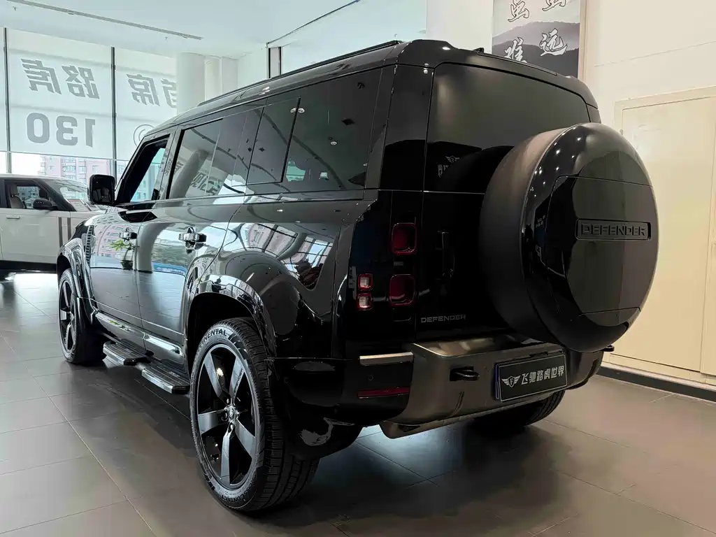 Land Rover Defender 2025 — фото 23