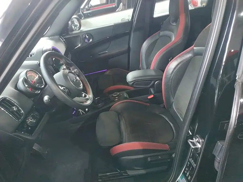 MINI JCW Countryman 2019 — фото 11