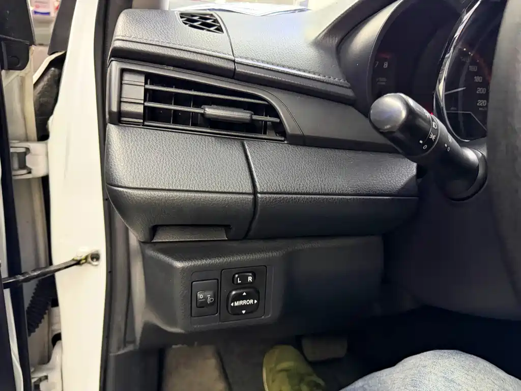 Toyota Yaris L 2022 — фото 15