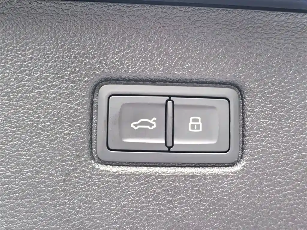 Audi Q7 2021 — фото 26