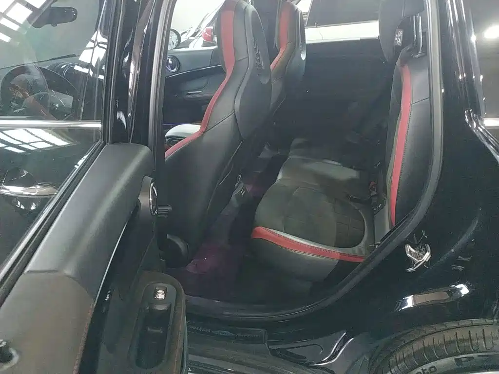 MINI JCW Countryman 2019 — фото 13