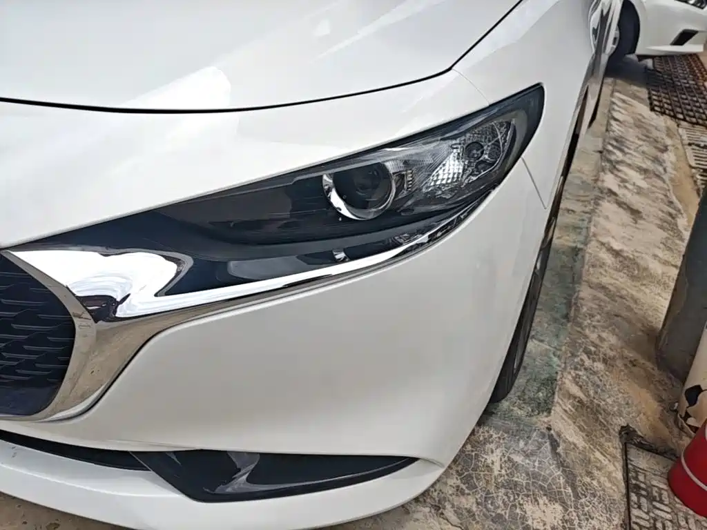 Mazda 3 Axela 2022 — фото 24