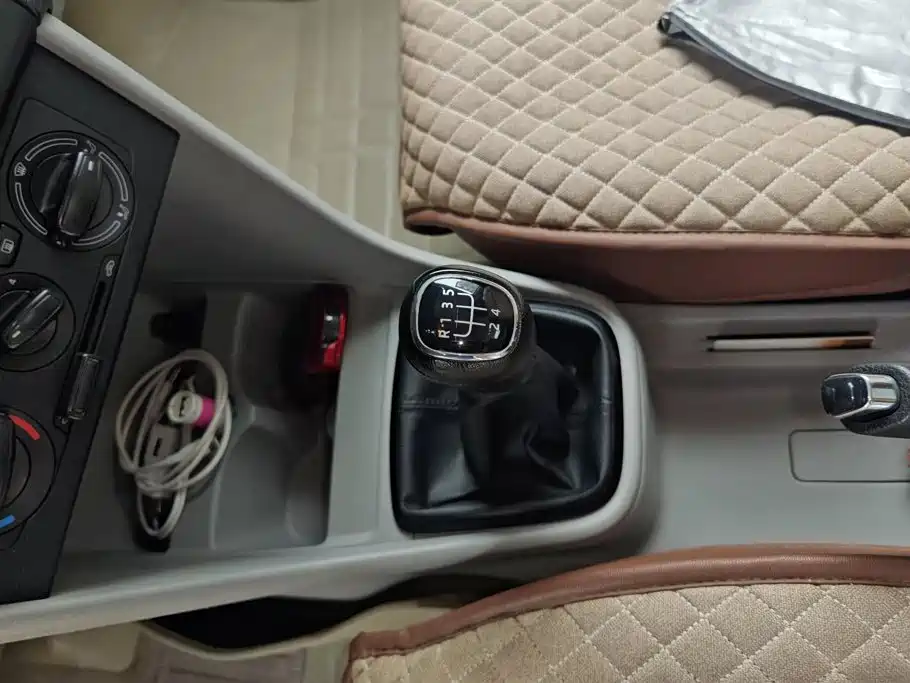 Skoda Rapid 2015 — фото 16
