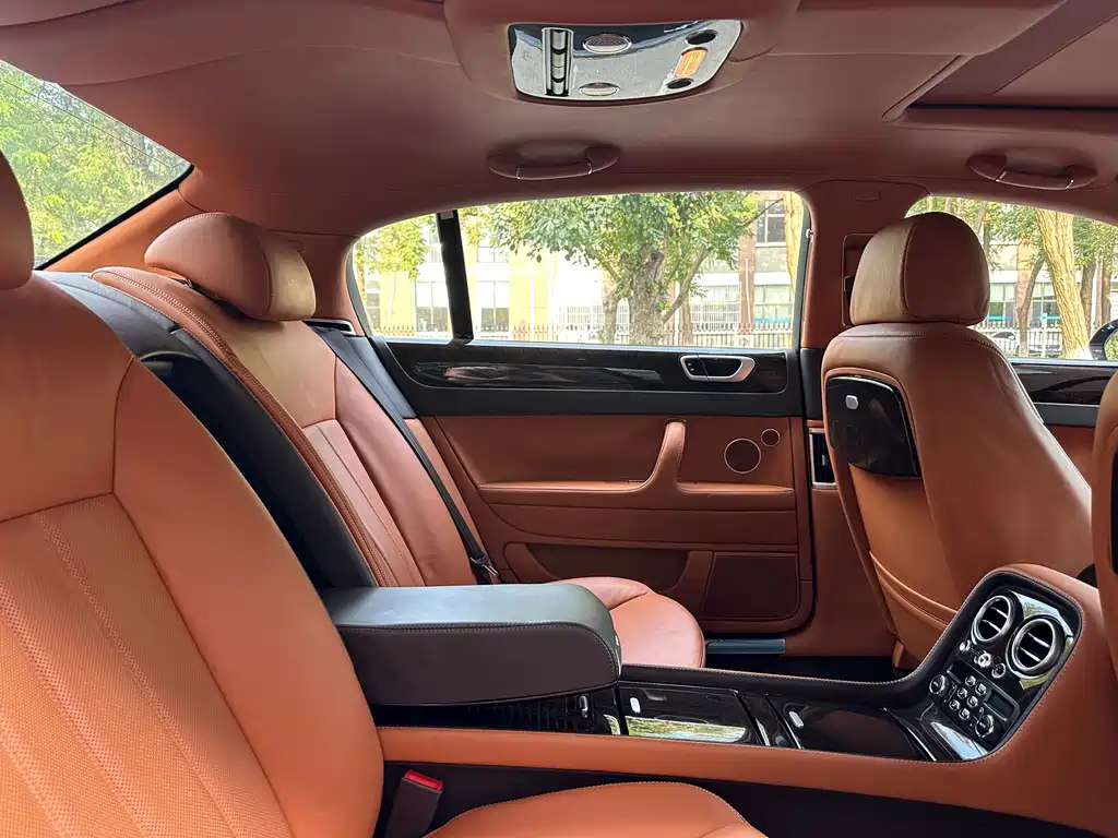 Bentley Flying Spur 2012 — фото 27